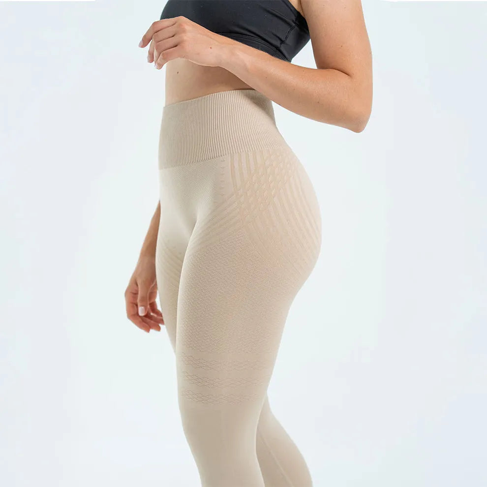 Oliron ShapeFlex™ 3D Legging – Say goodbye to lipoedema pain and swelling naturally.